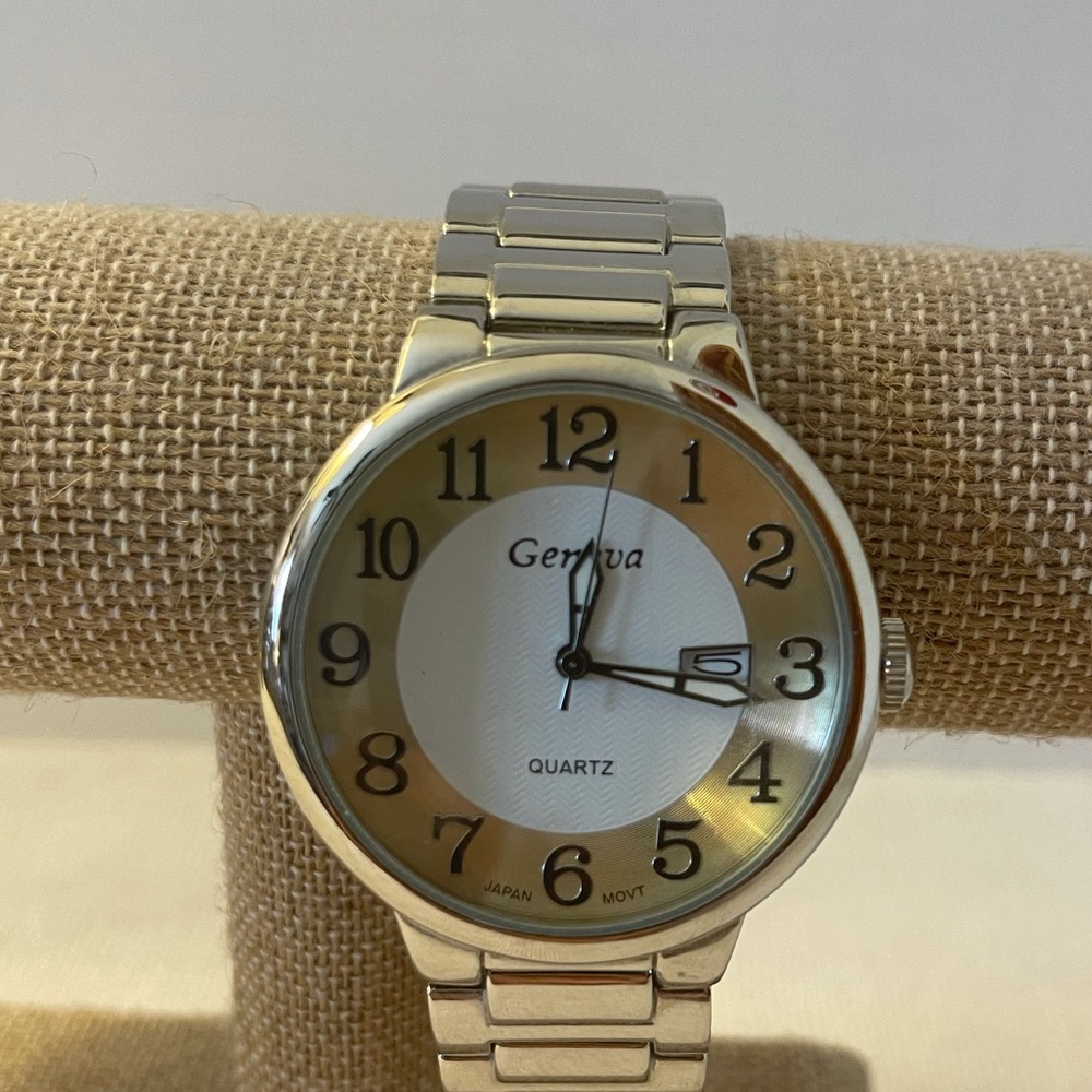 Geneva Silvertone Wristwatch. EUC.New Battery.Nice